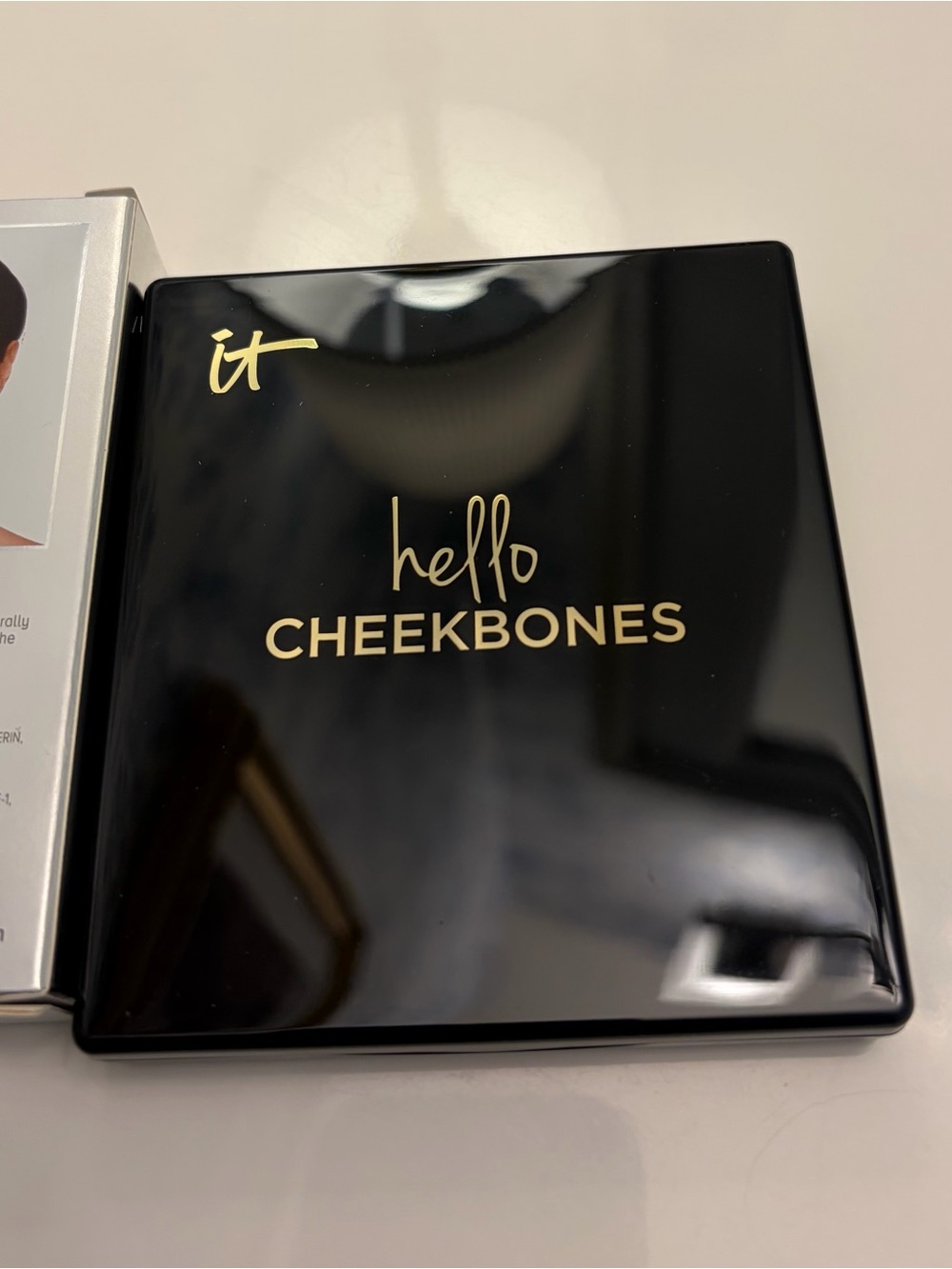 it cosmetics Hello Cheekbones PaletteRadiance highlight Matte bronzer New in box